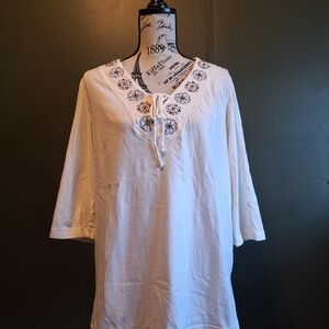 Faded Glory White Tunic with Black Embroidery